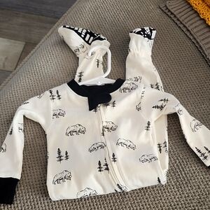 Baby Bear Print Onesie with Hood